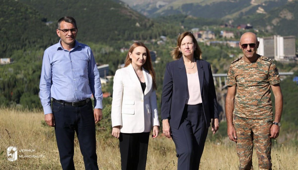 embajadora Estados Unidos armenia