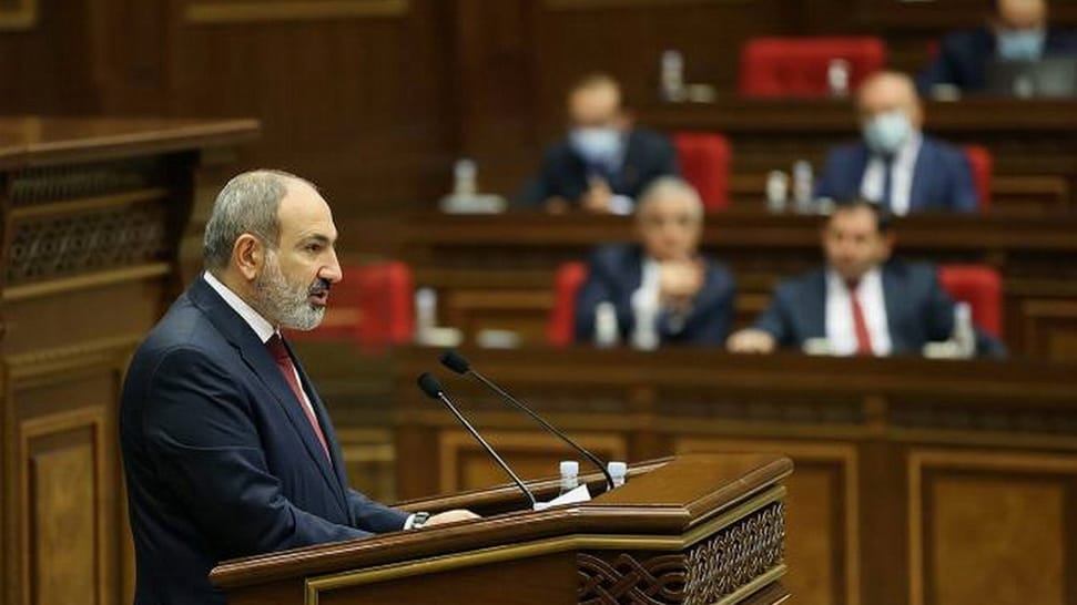 Pashinyan pidió nervios de acero al tratar sobre Azerbaiyán