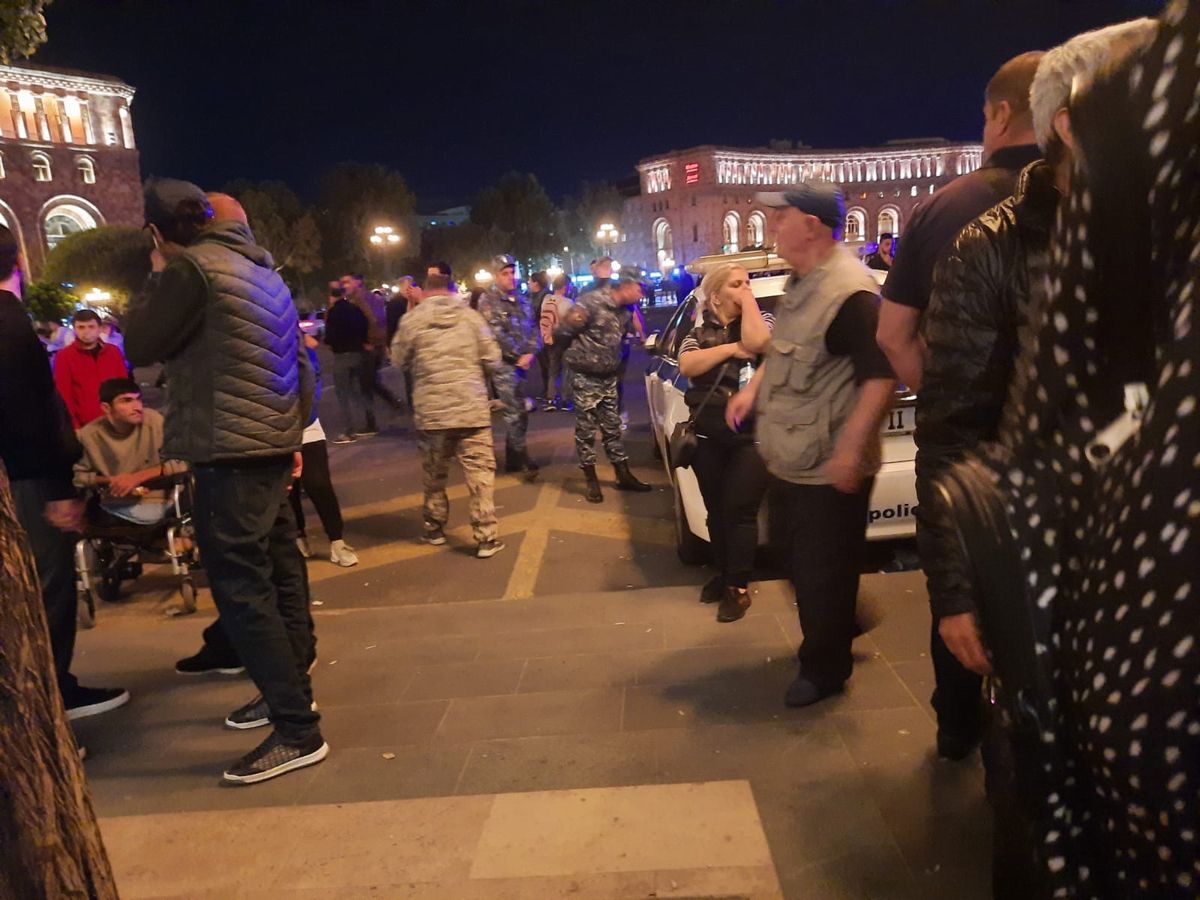 policía protestas gobierno armenio