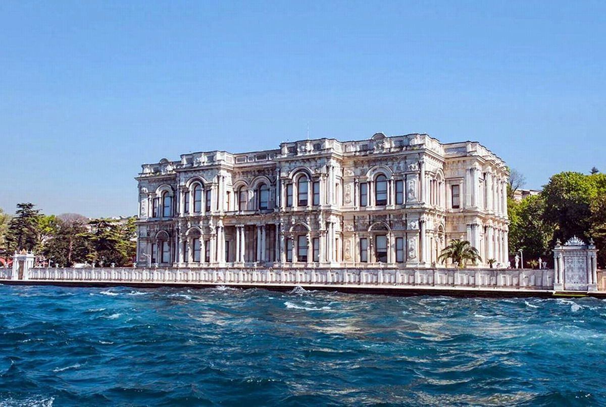 Obra de los arquitectos armenios Balyan: 