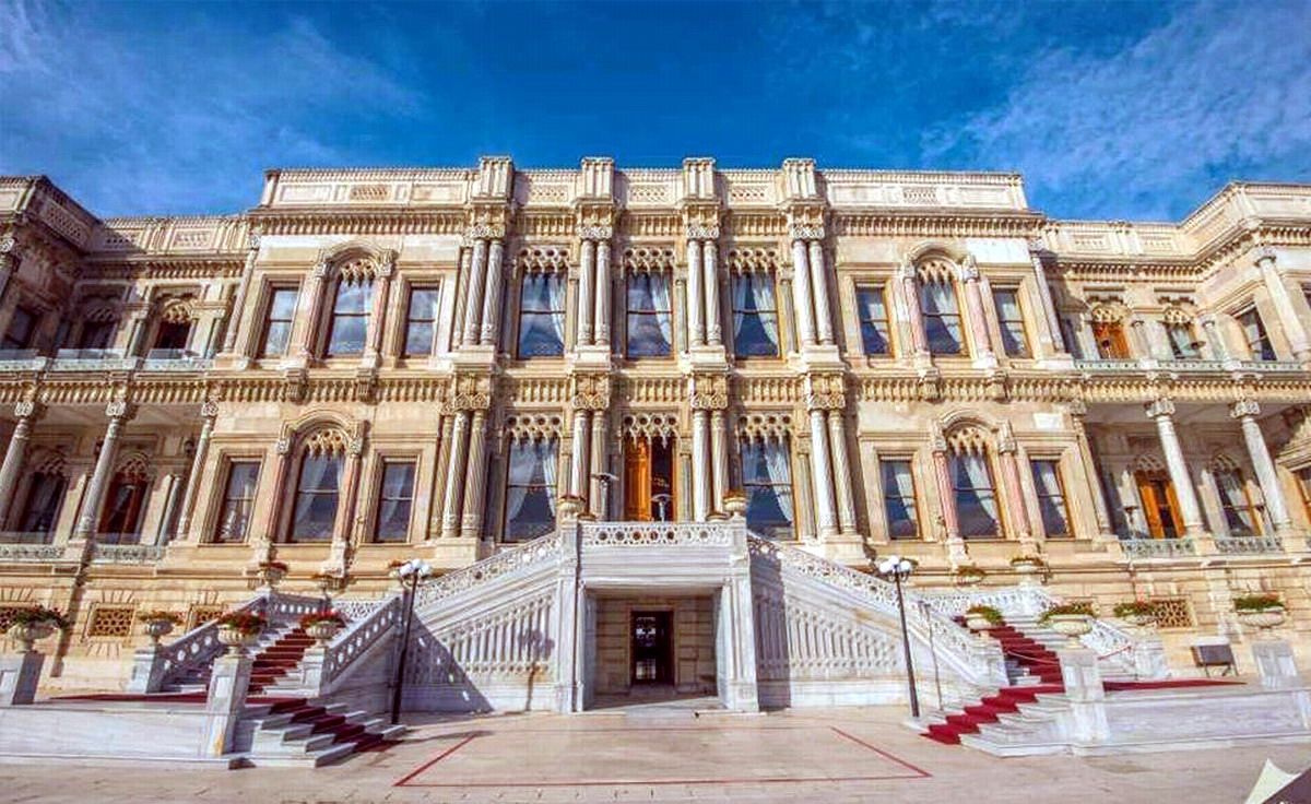 Obra de los arquitectos armenios Balyan: 