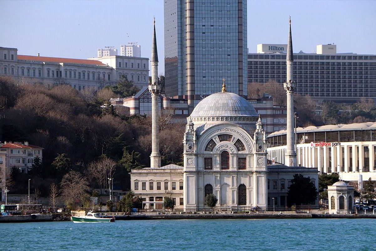 Obra de los arquitectos armenios Balyan: 