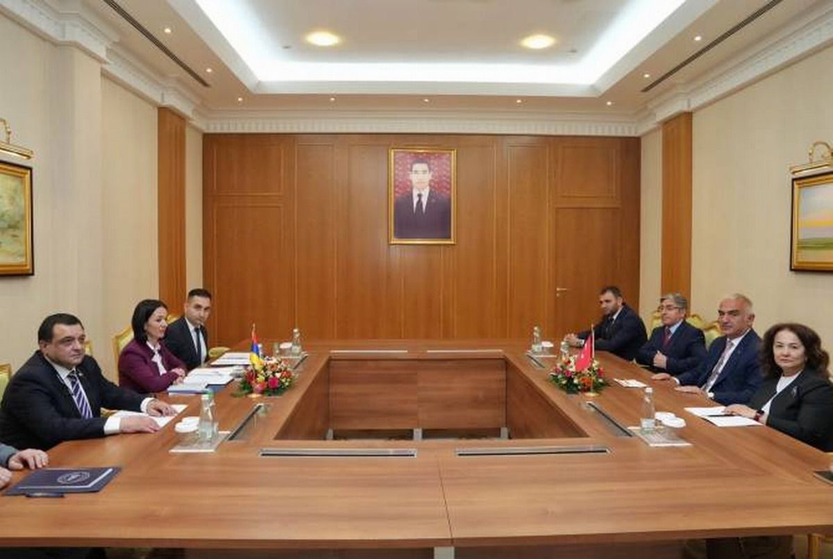 Ministros de Armenia y Turquía discutieron la cooperación en cultura