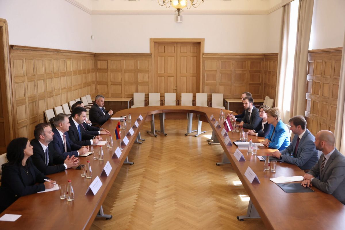 Armenia expresa su deseo de unirse a la Unión Europea durante visita a Letonia