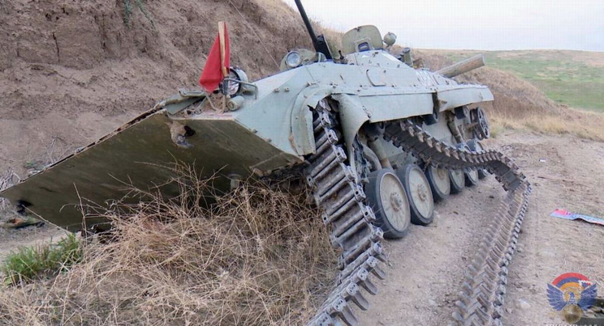 Politólogo armenio acusa a Rusia de armar a Azerbaiyán para operaciones en Karabaj