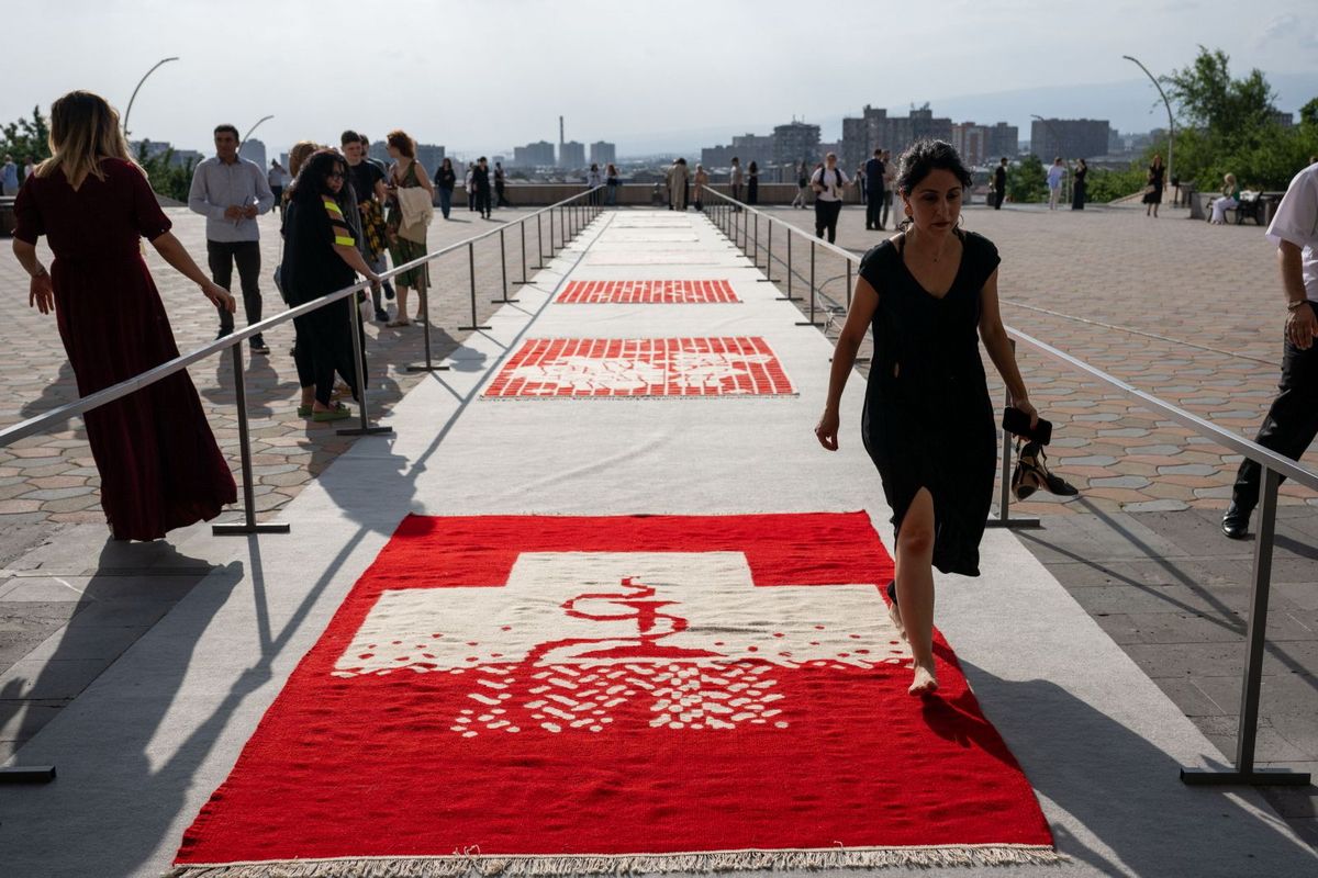 21o golden apricot alfombra roja