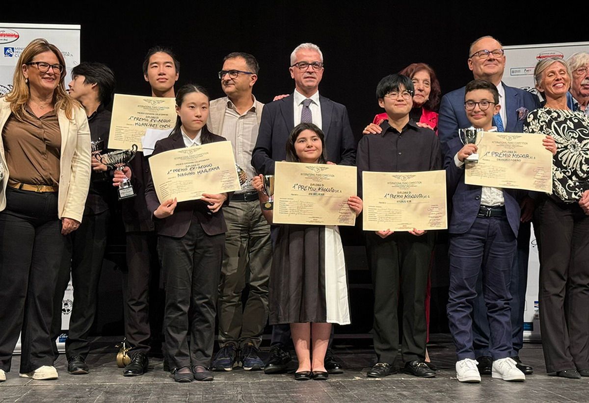 Pianista armenia de 7 años gana primer premio en el VIII Concurso Internacional de Piano Colafemmina en Italia