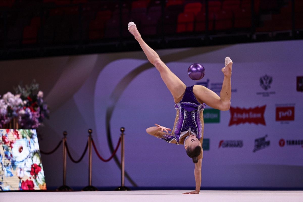 La campeona rusa de gimnasia rítmica Alexandra Semenova competirá bajo bandera de Armenia