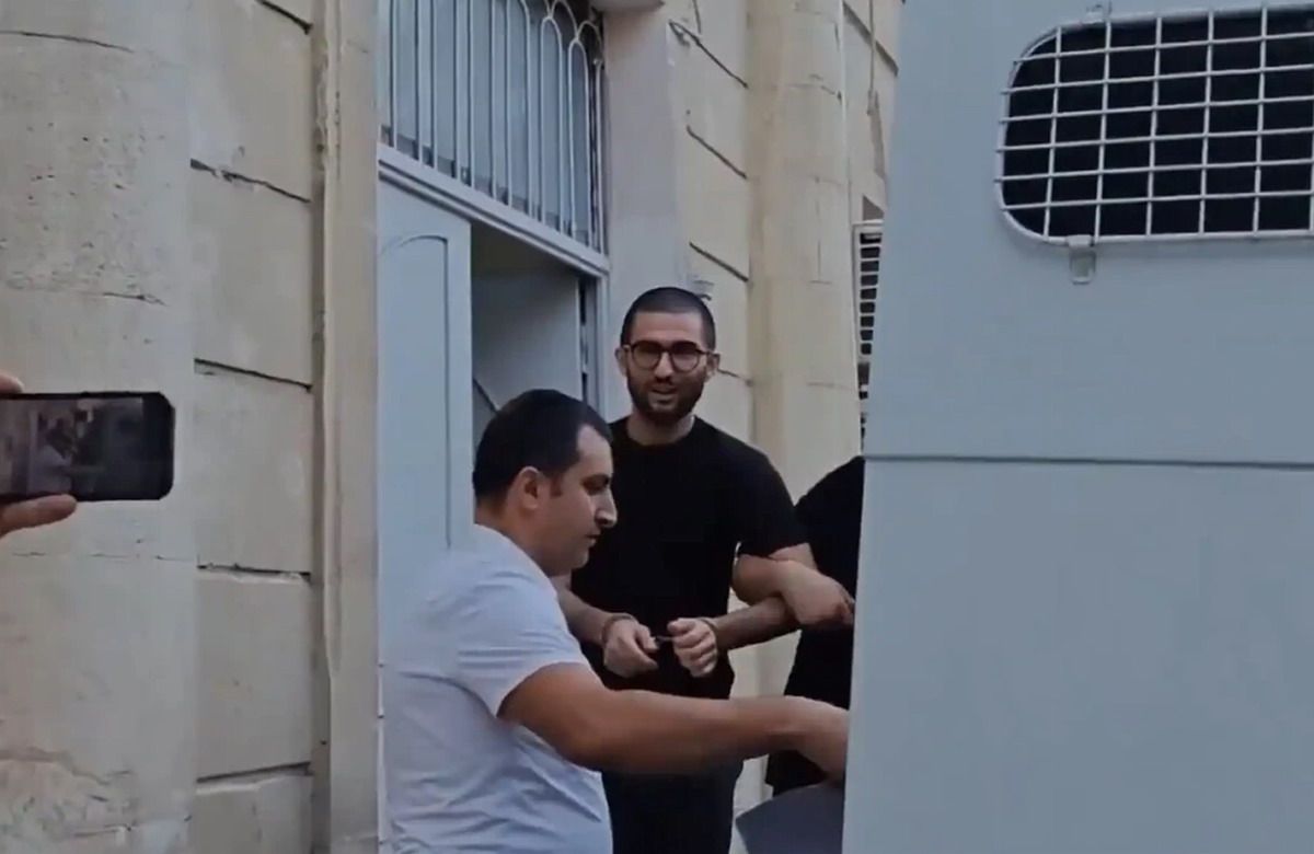 Azerbaiyán encarcela académicos