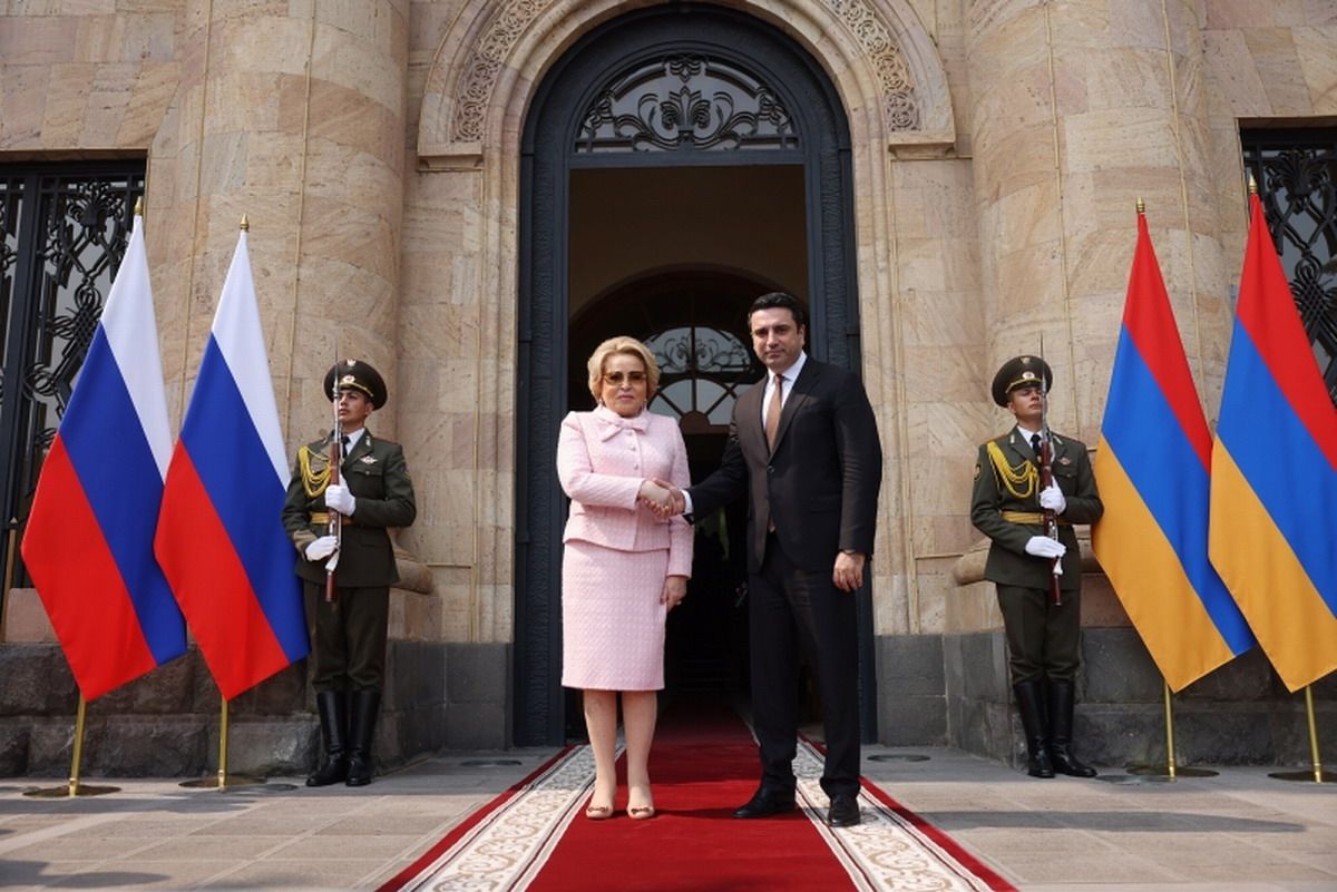 visita delegación rusa Armenia