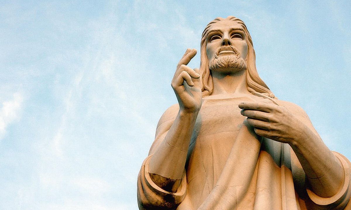 manos amistad Ereván