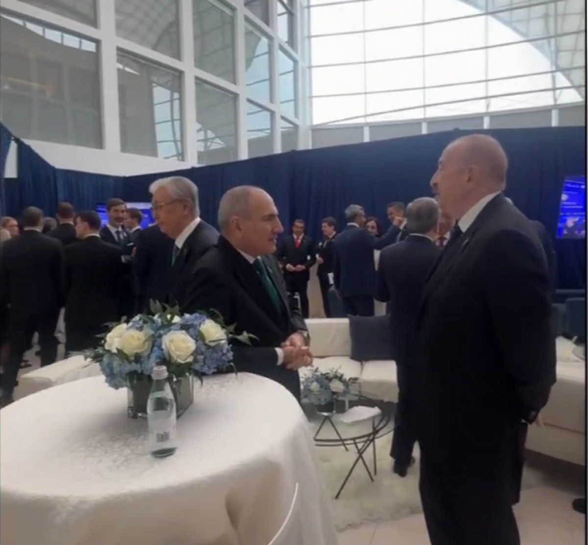 Pashinyan y Aliyev, juntos en Washington