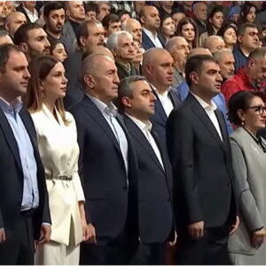 Kocharyan vuelve a presentarse como candidato y propone otra vez a Rusia como garante de la paz con Azerbaiyán