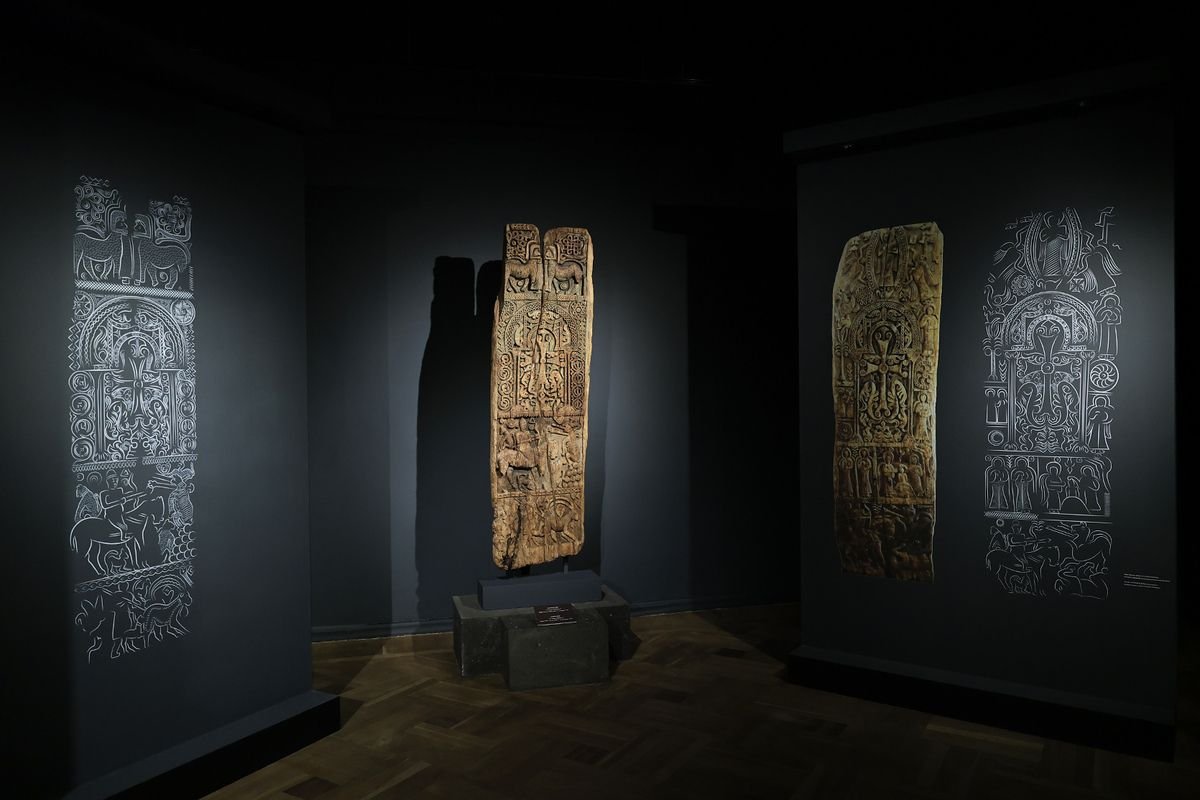 armenia puerta medieval