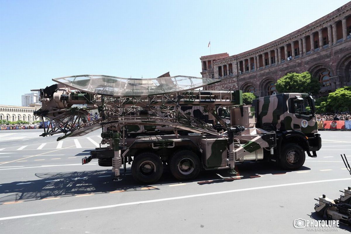 armenia desfile militar tecnológico