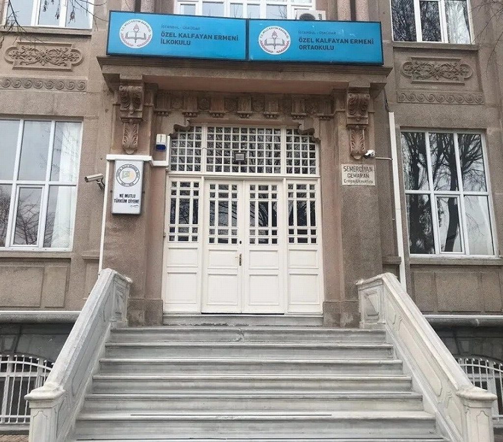 estudiantes armenios escuelas Turquía