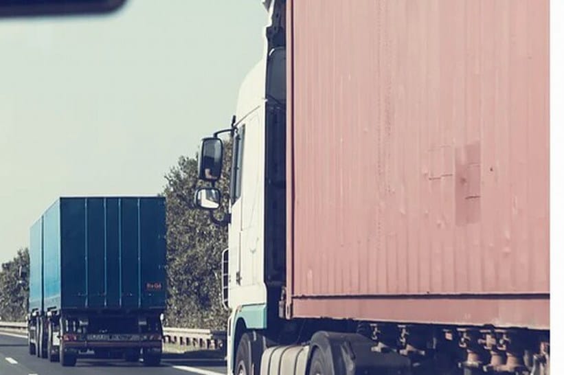 Azerbaiyán critica a Irán por mandar camiones a Karabaj