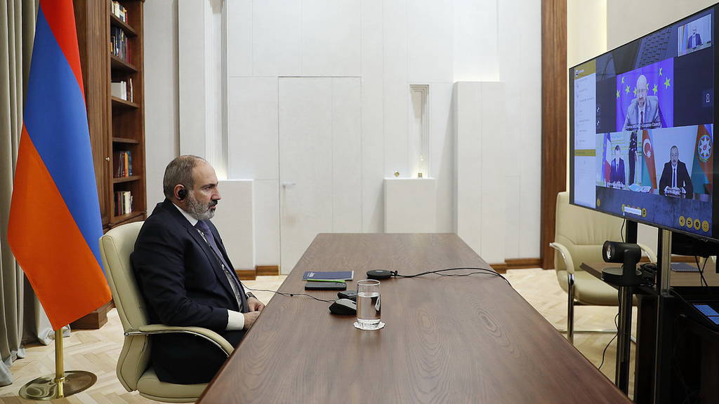 Macron media en videoconferencia de Pashinyan y Aliyev
