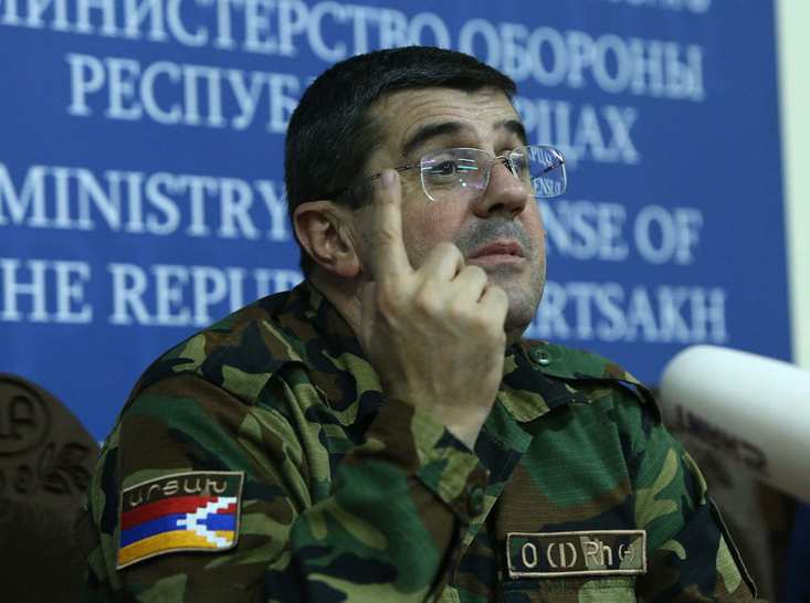 El presidente de Artsaj Arayik Harutyunyan declaró hoy que no ve la posibilidad de entablar un diálogo con el "gobierno tramposo" de Azerbaiyán. Afirmó que hay que prepararse para una guerra larga y prolongada.