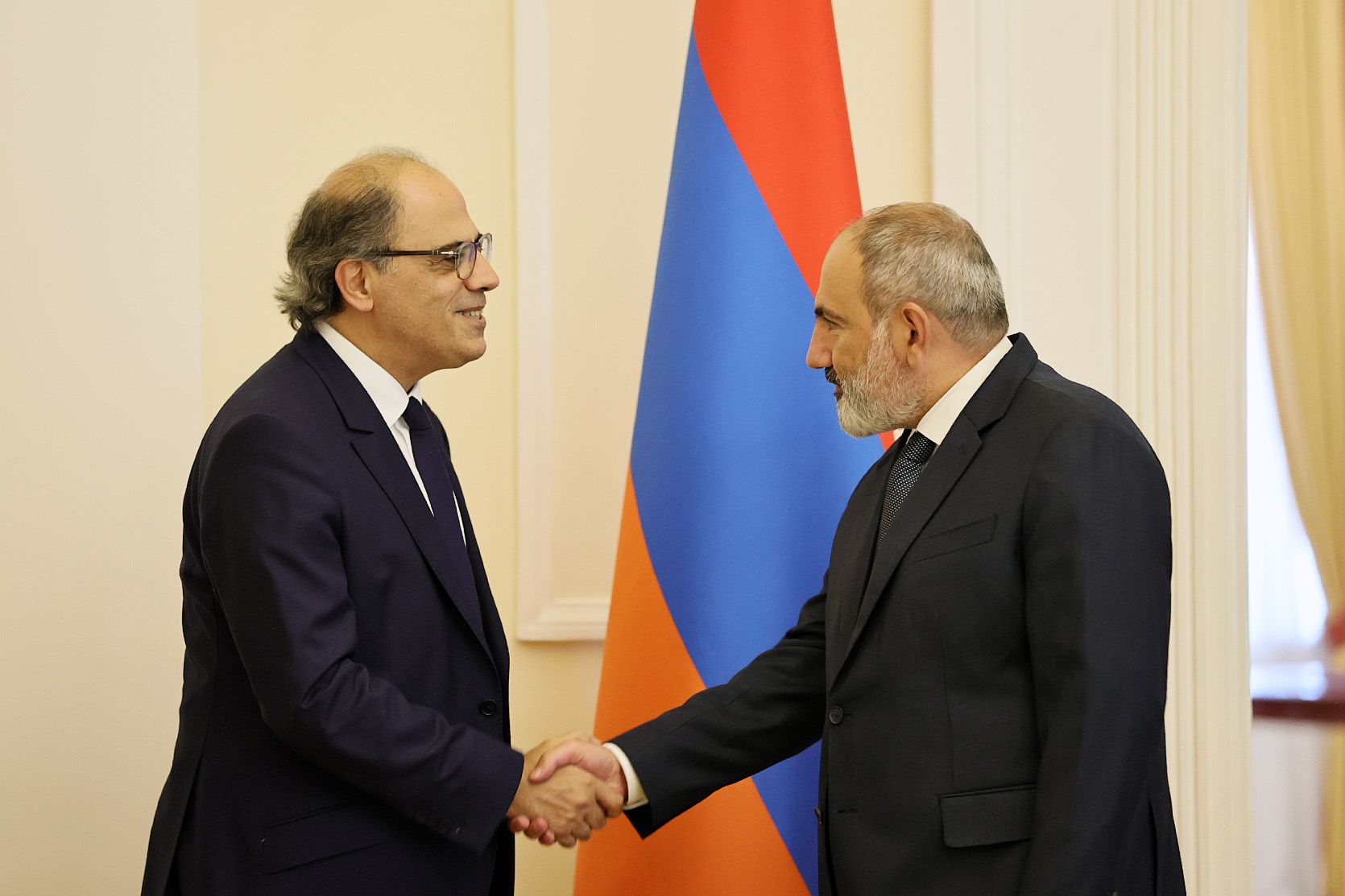 pashinyan fmi economía armenia