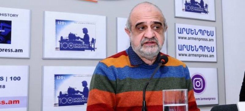 Ruben Babayan. estuvo en la reunión de figuras de Armenia y Azerbaiyán