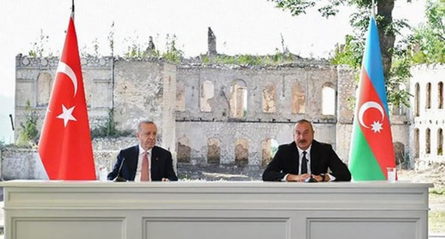 Erdogan y Aliyev firman alianza militar con el "Tratado de Shusha"