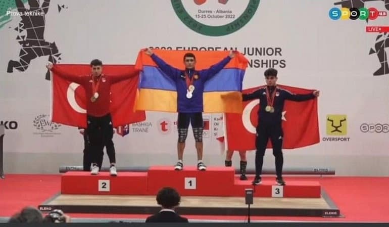 Gor Sahakyan venció a 2 competidores turcos y fue declarado Campeón Europeo Sub-20