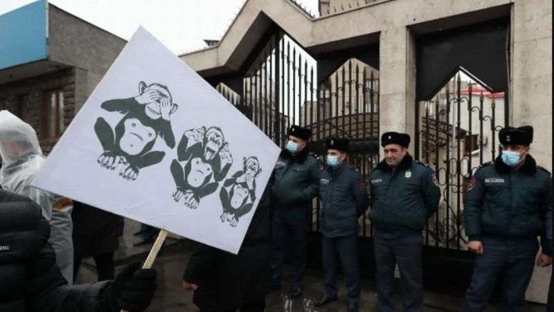 Opositores piden a la UE abandone Armenia por apoyar al gobierno