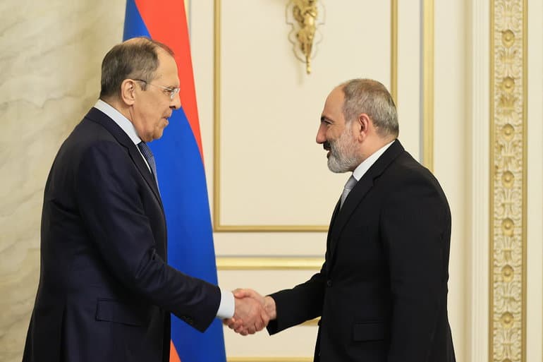 Armenia cuenta con el apoyo de Rusia para avanzar en la agenda de paz