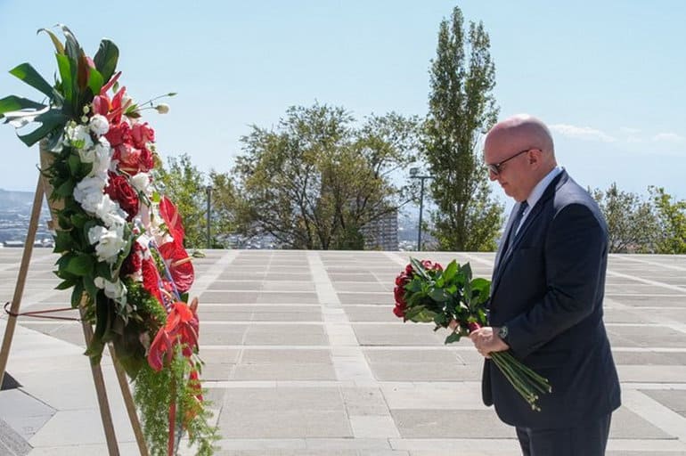 Reeker Tsitsernakaberd 