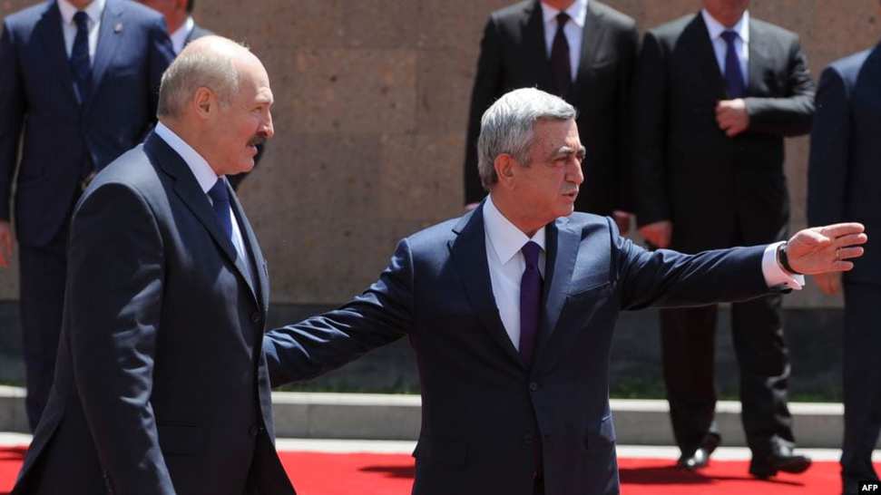 Aliyev ofreció a Sargsyan US$5.000 millones por las regiones alrededor de Karabaj