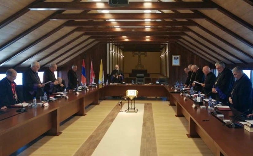 La Iglesia católica armenia elige a su XXI Patriarca