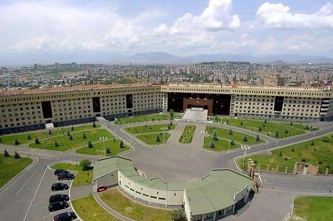 Las declaraciones desde Azerbaiyán sobre la toma de varios pueblos de Artsaj no corresponden a la realidad, dijo Vahram Poghosyan, jefe del principal departamento de información de la administración del presidente de Artsaj.