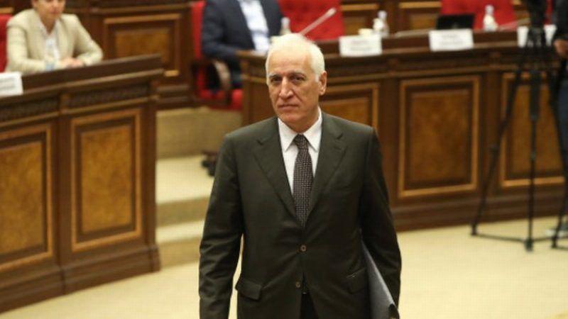 Vahagn Khachaturyan elegido por unanimidad presidente de Armenia