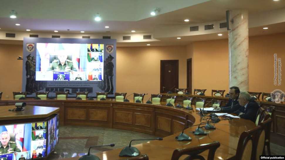 El ministro de Defensa de Armenia, Vagharshak Harutyunyan, informó a sus colegas de la OTSC sobre la situación en Nagorno-Karabaj.