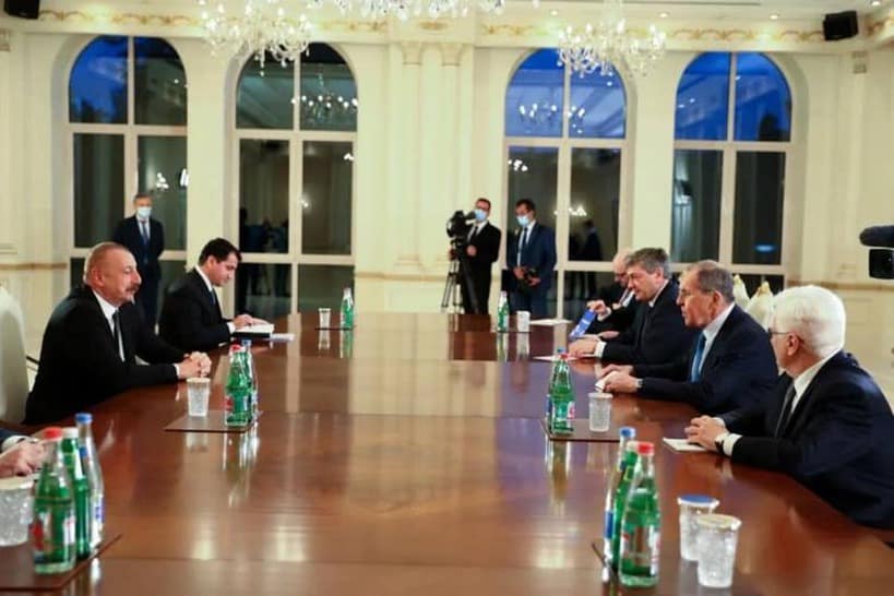 Aliyev dijo que negocia con Rusia el corredor Zangezur
