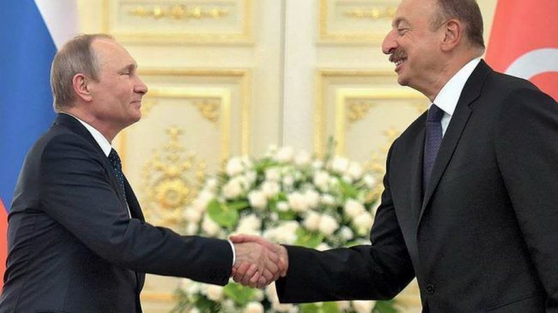 Aliyev visita Moscú para conversar con Putin sobre Karabaj