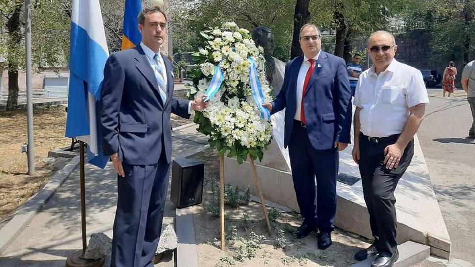 Ereván conmemora la Independencia argentina