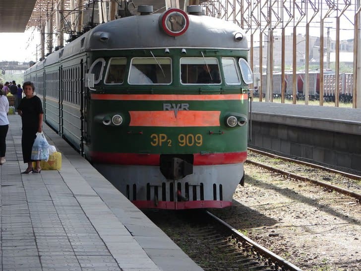 Armenia espera reapertura ferroviaria con Azerbaiyán e Irán en un futuro próximo