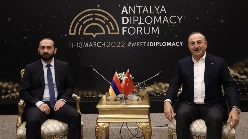 Reunión de los cancilleres de Turquía y Armenia en Antalya
