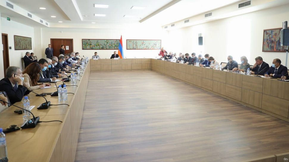 Diplomáticos informados sobre la agresión de Azerbaiyán contra Armenia