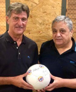 Encuentro de Mario Kempes y Khoren Hovhannisyan en Armenia