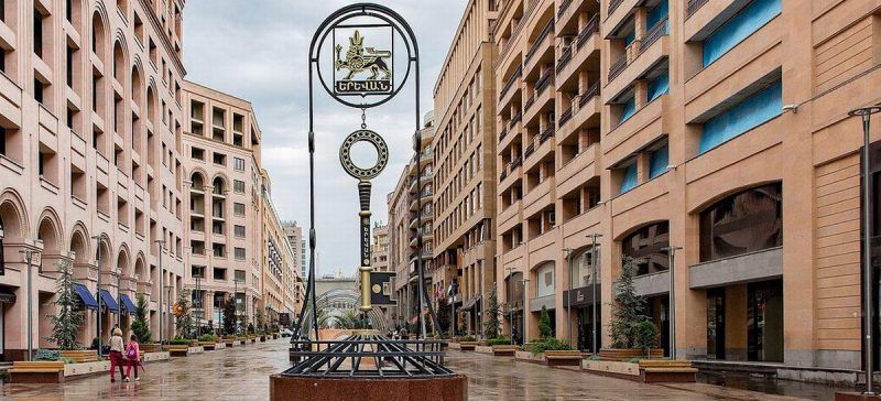 Northern Avenue en Ereván, la ciudad rosa de Armenia. Creative Commons