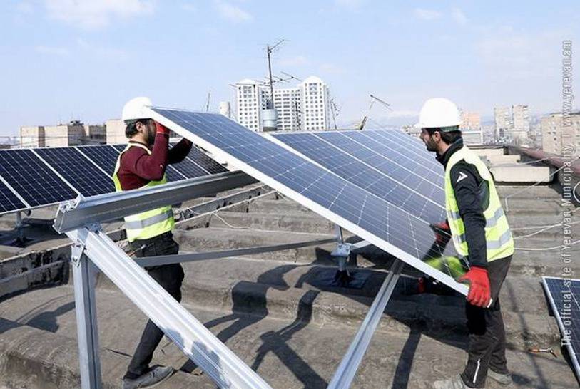 Ereván tendrá 100 edificios con paneles solares