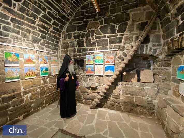 Exposición en monasterio armenio de San Tadeo en Irán
