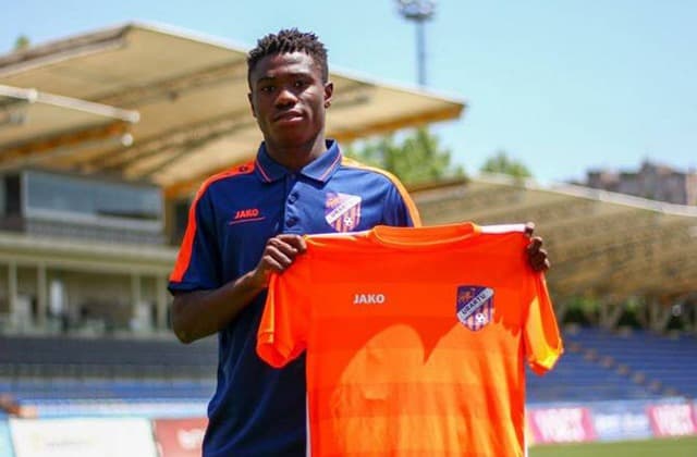 El club de fútbol de Armenia FC Urartu fichó al centrocampista nigeriano Jesukobiru Okotie, de 18 años, que comenzarán a practicar este 14 de agosto.