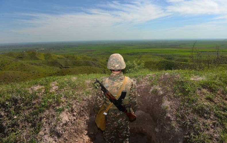 El Ministro de Defensa de Armenia, ante las amenazas de guerra de Azerbaiyán, dijo que el Ejercito de Armenia está listo y "esperando ordenes".
