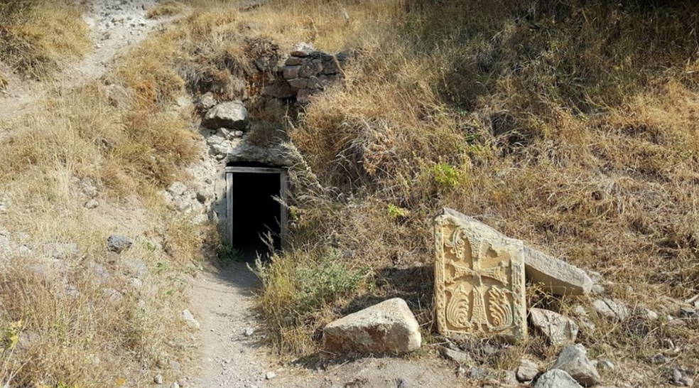Un Monasterio perdido entre las rocas de Vayots Dzor