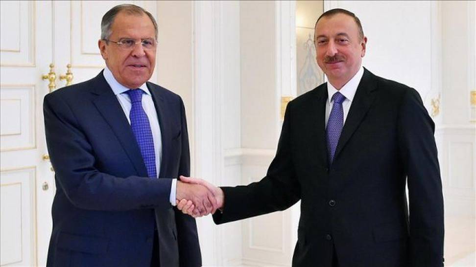 Lavrov prometió a Aliyev presionar a Armenia