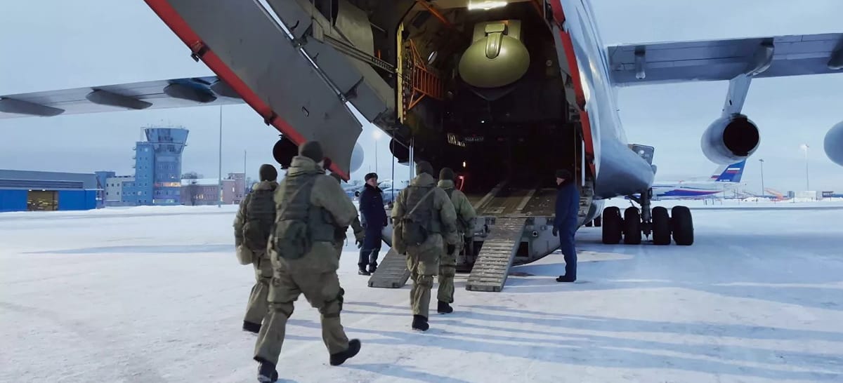 La OTSC desembarca en Kazajistán en un caos político y social